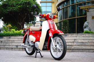 Xe Cub Hello Kitty Nhật Bản: Khi biểu tượng Sanrio gặp huyền thoại Honda Super Cub