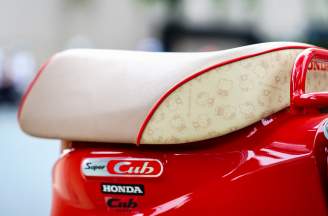 Honda Cub Hello Kitty Japan: Biểu tượng JDM đáng sưu tầm cho người yêu Cub và văn hóa Kawaii