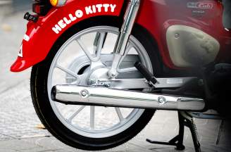 Cub 110 Hello Kitty: Biểu tượng “cute” trên nền huyền thoại Super Cub dành cho người sưu tầm