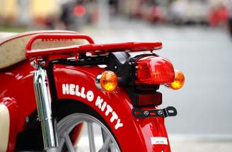 Honda Cub Hello Kitty Japan: Khi huyền thoại Super Cub gặp biểu tượng dễ thương của Sanrio