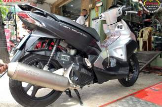 Honda Airblade 2016 installed 4Road F1 exhaust set with stainless steel collar at Hoang Tri Shop
