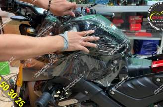 Glue the Yamaha MT-15
