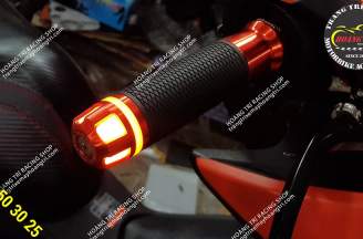 Super bright LED gloves with integrated turn signals
