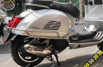 Stainless steel frame protects Vespa GTS - new model 2021
