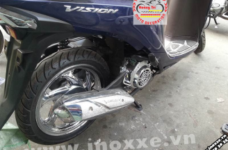 Chrome-plated Vision 2014 wheel covers
