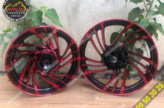 Cyclone Kuni wheels fitted with standard SH Mode
