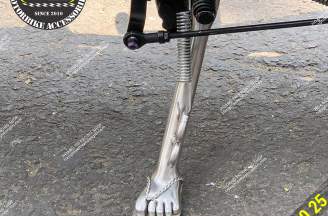 Foot-style stainless steel legs
