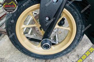 Capture front wheel base R15 - Anti-drop front fork
