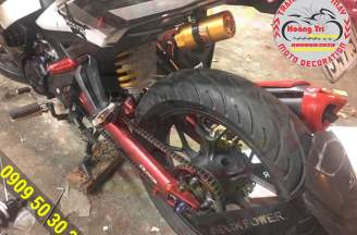 Exciter 150 . oil tank rear fork
