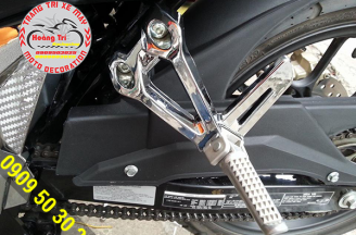 Chrome-plated rear footrest
