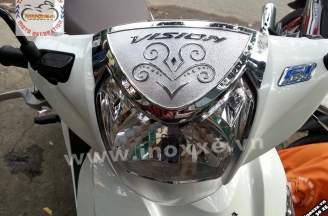 Decoration accessories - Chrome-plated Happy Vision lamp head cover
