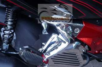 Nouvo SX decoration_Chrome-plated rear footrest
