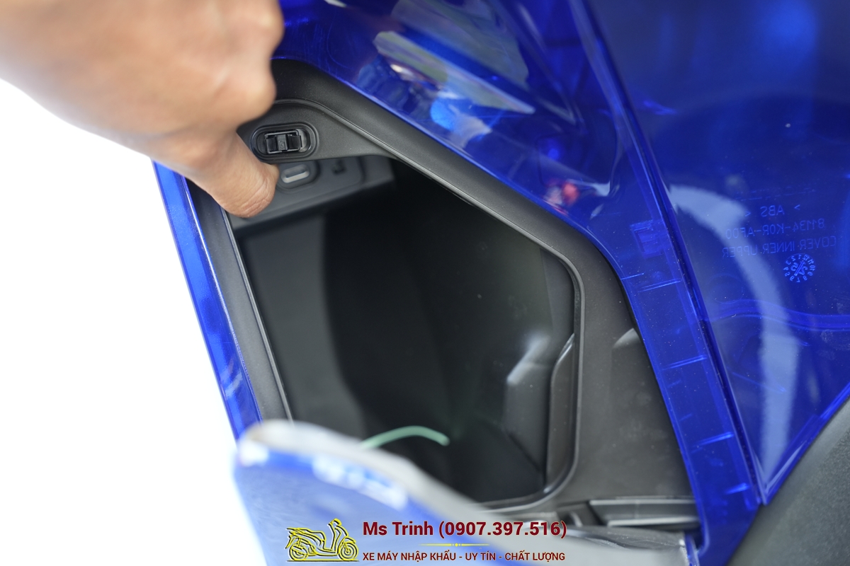 Hộc chứa đồ và cổng sạc Type-C tăng tiện ích sử dụng