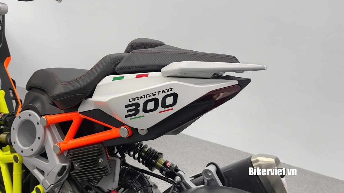 Italjet Dragster 300 2025: Huyền thoại nhập khẩu từ Ý xuất hiện tại Việt Nam