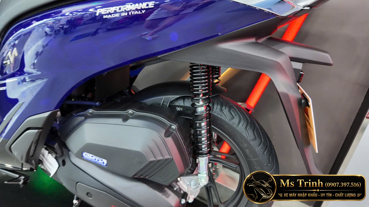 SH150 Vetro Blue HMR Vẫn là sắc xanh Sapphire, nhưng diện mạo đã khác