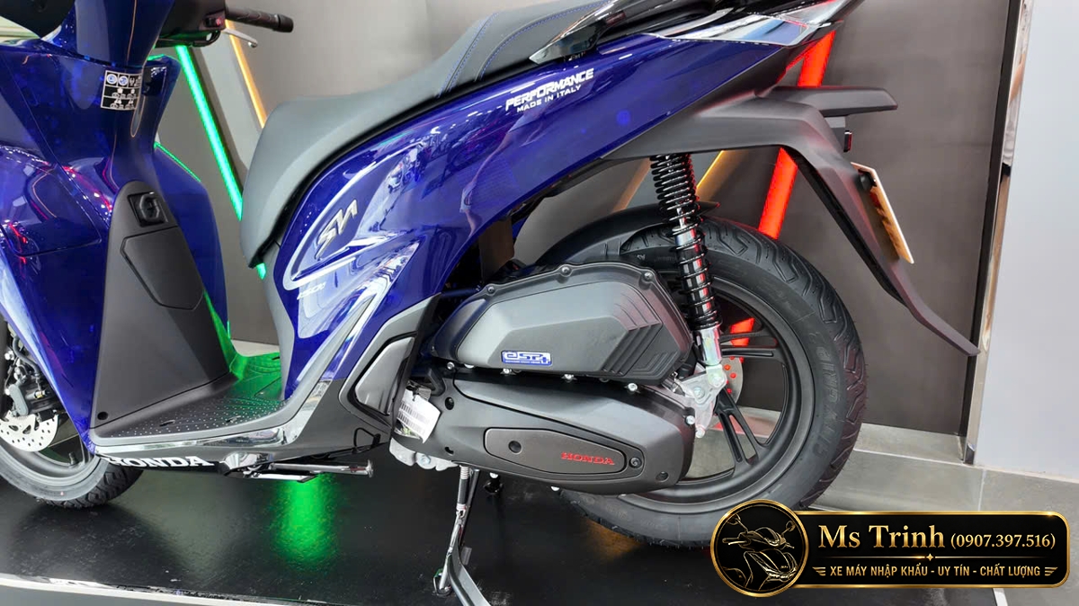 SH150 Vetro Blue HMR Vẫn là sắc xanh Sapphire, nhưng diện mạo đã khác